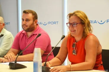 javi llull junto a gema estrela