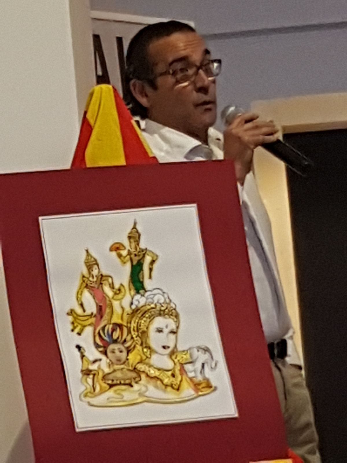 Las mujeres serán las protagonistas en el monumento de la falla Baix la Mar 1 jose sanchis explica la falla