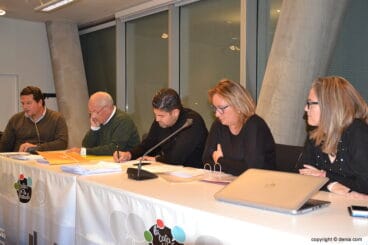 mesa de la directiva del cd denia