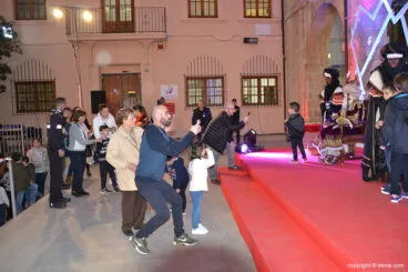 Padres inmortalizando el momento