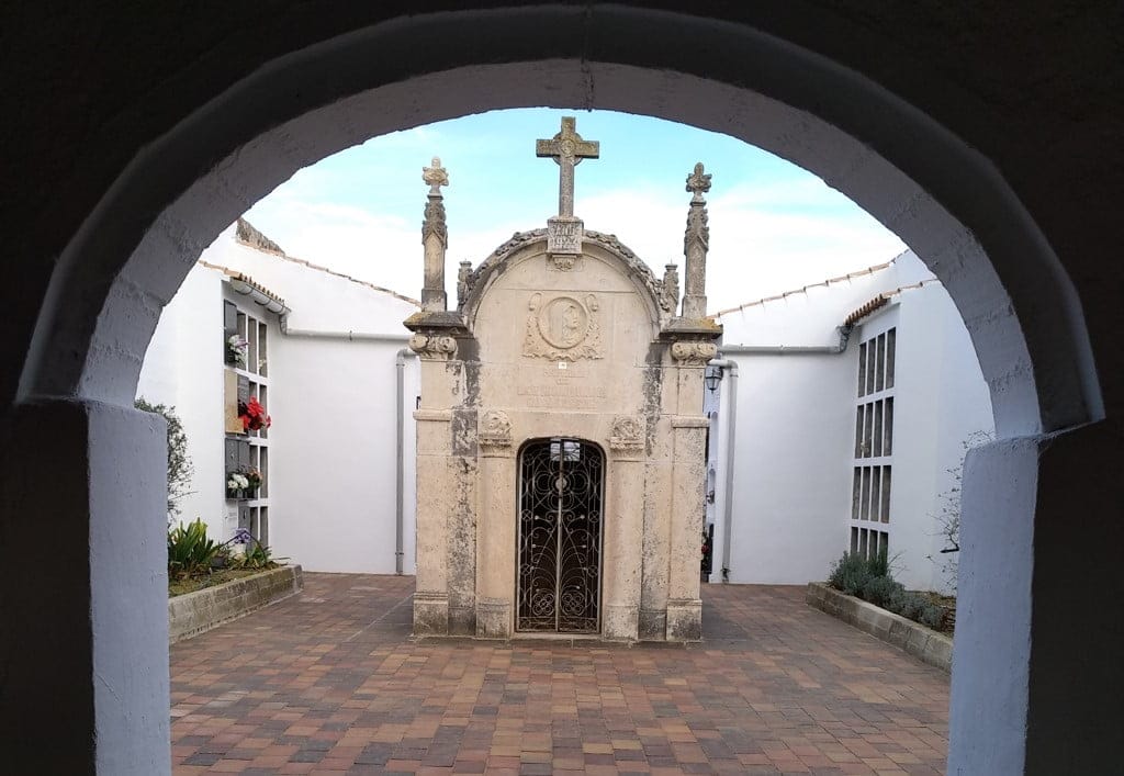 panteon en el cementerio de jesus pobre