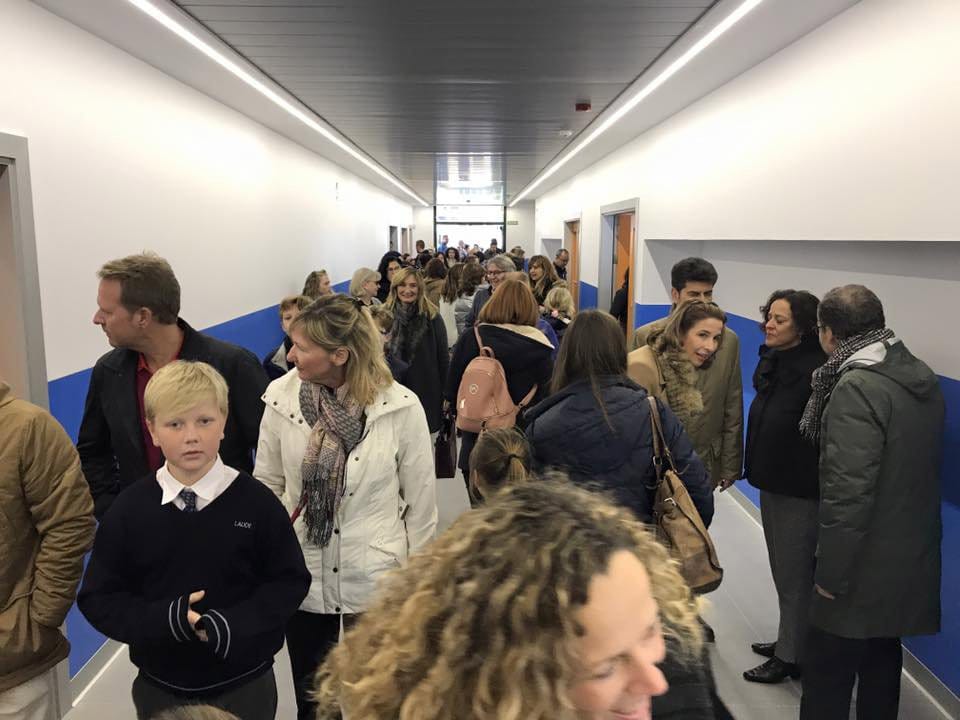 pasillos lady elizabeth school