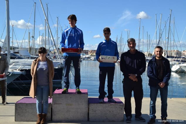 podio juvenil masculino