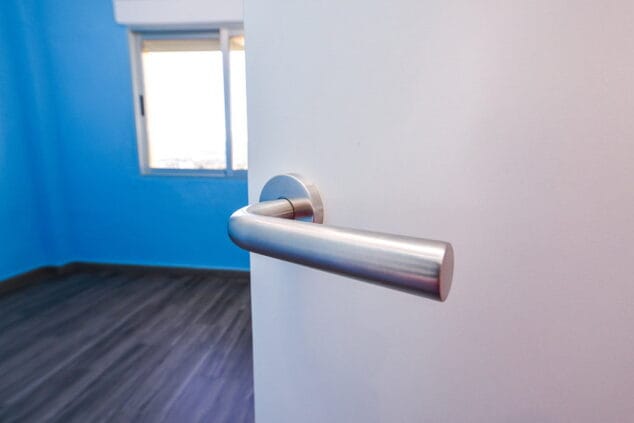 puertas reformadas y habitacion reformas integrales macamon