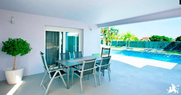 terraza de la casa stirling ackroyd spain