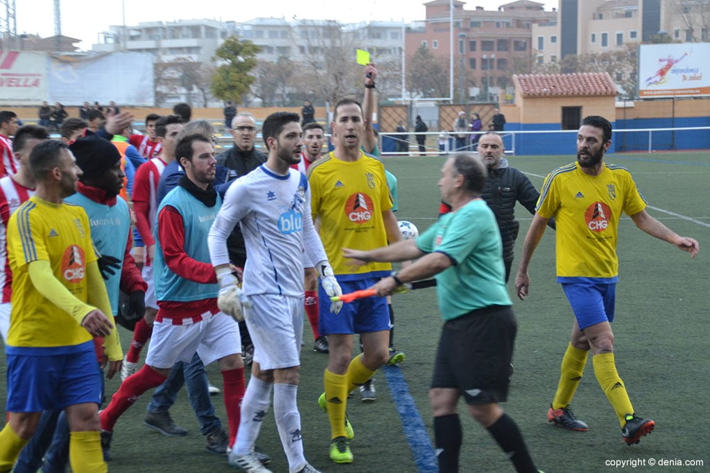 vaello ve la cartulina amarilla