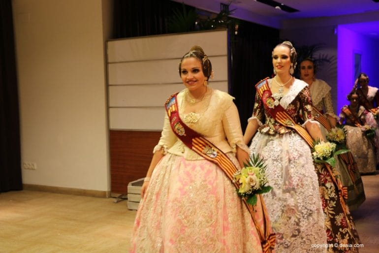 Gala fallera infantil - Entrada de las cortes de honor