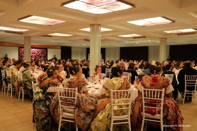 Las fallas de Dénia homenajean a Jaume Bertomeu como Fallero Ejemplar de 2018 11 09 sopar de gala denia 2018 asistentes a la cena