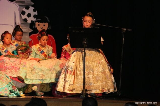 Celia Llorens es proclamada fallera mayor infantil del Oeste entre juguetes y sueños que se hacen realidad 32 36 presentacion infantil falla oeste 2018 palabras de celia