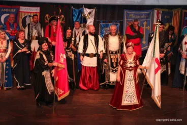 Mig Any Dénia 2018 – Abanderadas con sus banderas