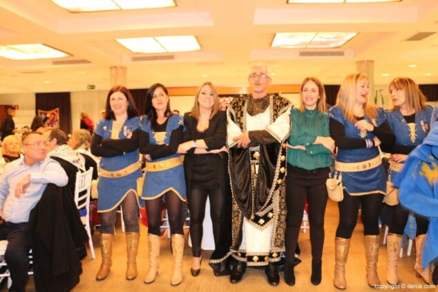 52 cena mig any denia 2018 capitan con sus hijas