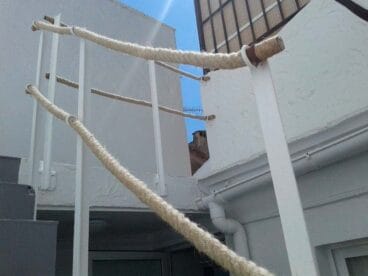 Acceso terraza de la casa Euroholding