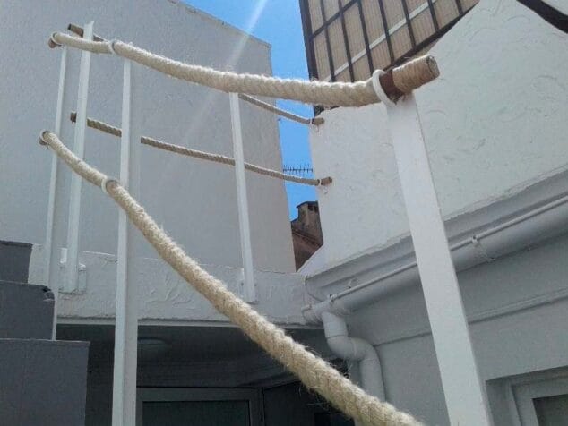 acceso terraza de la casa euroholding