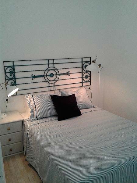 acogedor dormitorio de la casa de pueblo a la venta euroholding