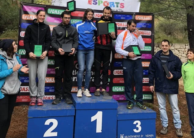Aïdeta Pérez del Club Atletismo Baleària Diànium ganadora del '<em>Gegant de Pedra</em>' 8 aideta perez con los mejores de los 20 km