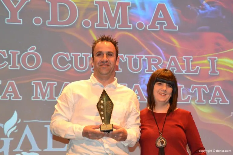 Alberto Portillo con el trofeo de Acydma