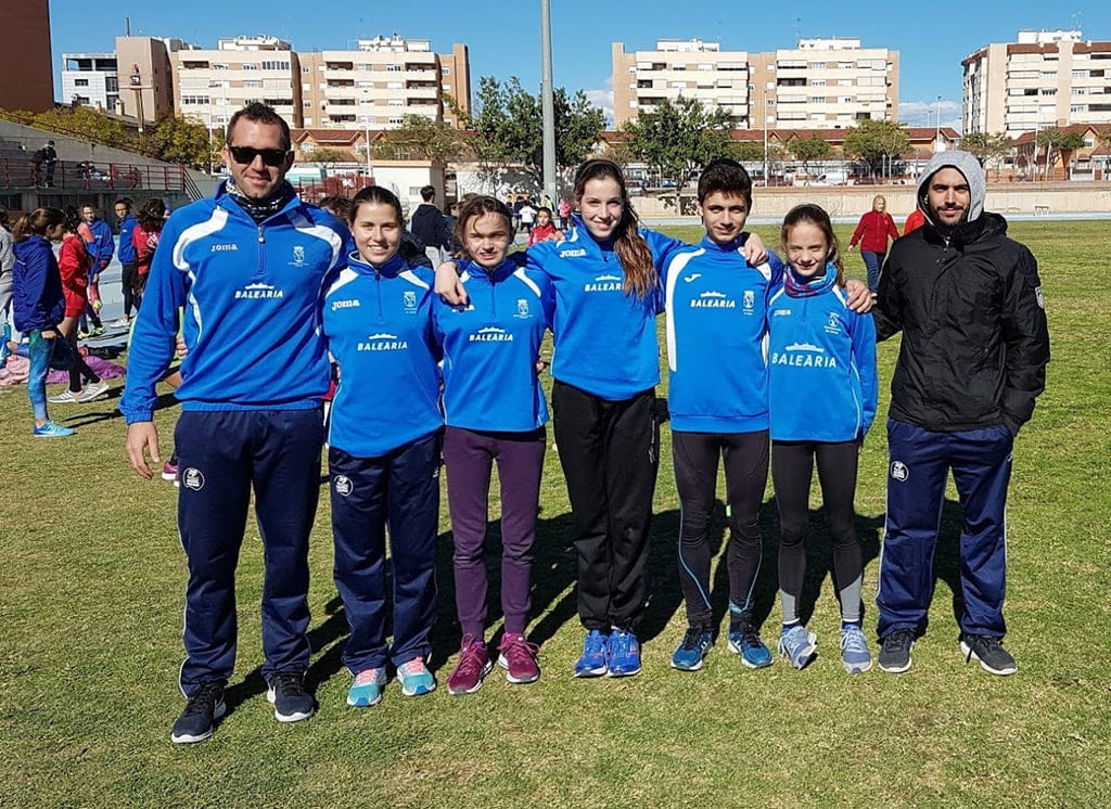 atletas del ca balearia dianium en las combinades