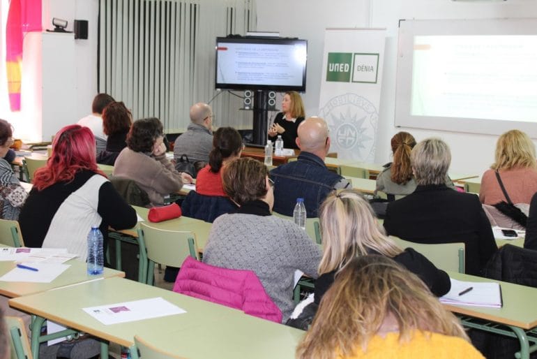 Charla del curso sobre psicología impartido por la UNED