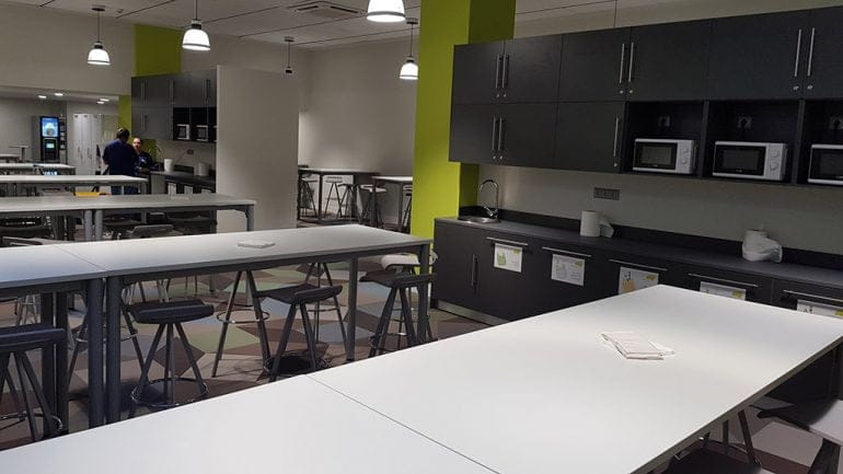 Comedor de las nuevas oficinas Fernando Moll