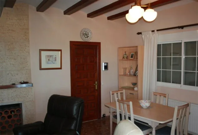 Vacation Villas dispone de una hermosa casa a la venta cercana al Montgó de Dénia 4 comedor vacation villas