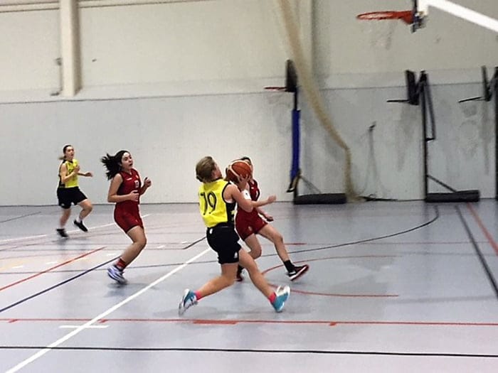 entrada a canasta de una dianens frente al cb jovens eliana