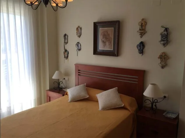 Serviden te presenta este apartamento cercano a la playa para tus vacaciones en Dénia 7 habitacion luminosa serviden