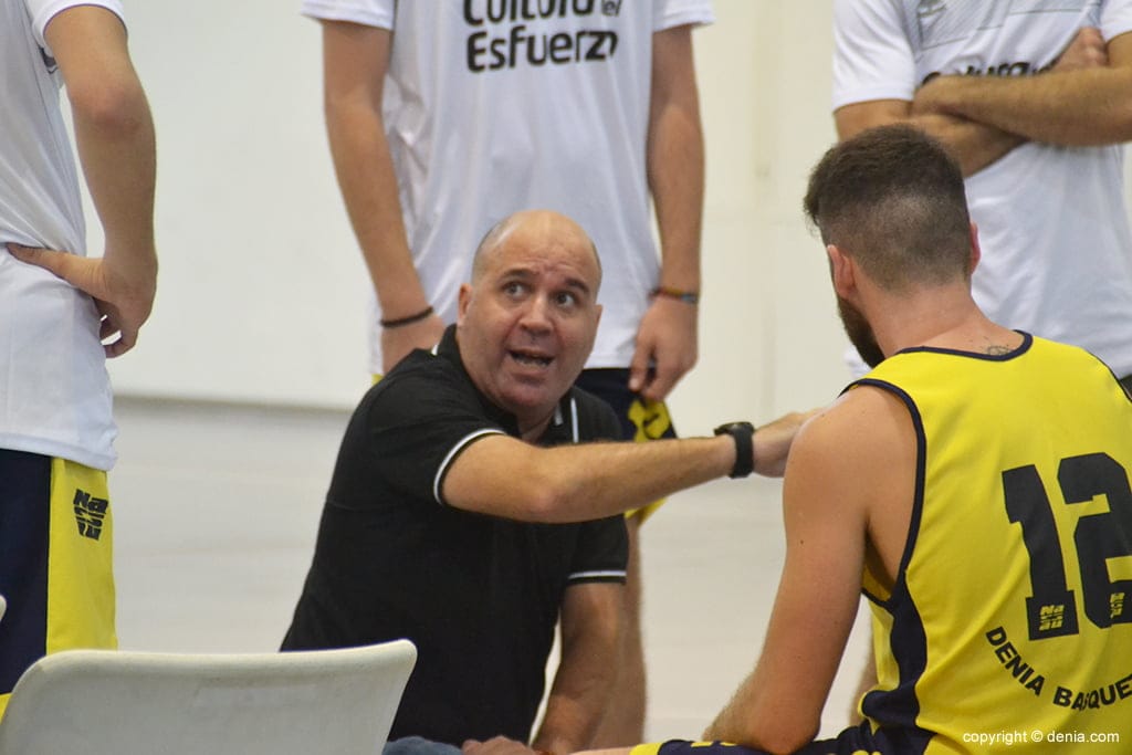 jesus pantojo durante un tiempo muerto