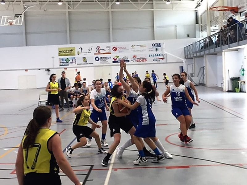 lucha de las infantiles durante un partido