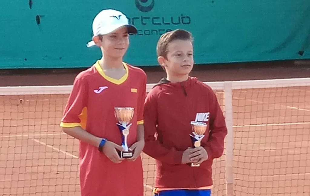 Triunfos para los equipos de pádel del Club Tenis Dénia 2 manu sala subcampeon benjamin 1afase circuito mediterraneo