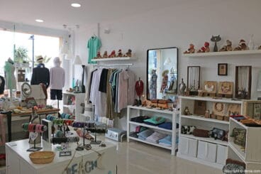 Moda y complementos Antítesis