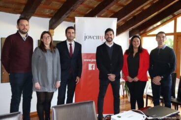 Nueva junta de Jovempa con la expresidenta y el presidente provincial