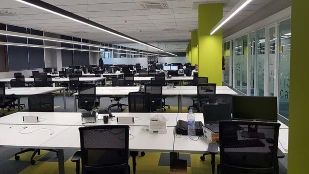 Fernando Moll participa en la instalación de nuevas oficinas para un empresa alicantina 4 nuevas oficinas en alicante fernando moll