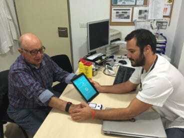 paciente con fibrilacion auricular e investigador principal