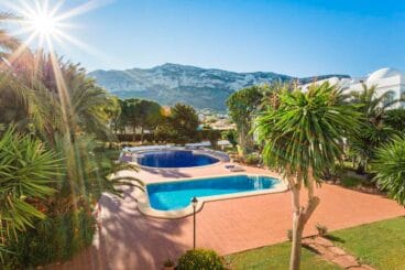 Piscina comunitaria Aguila Rent a Villa