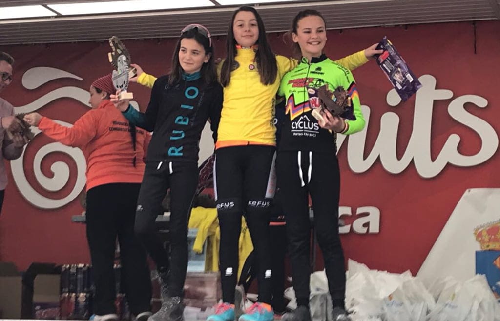 raquel perez en el podio de la vila