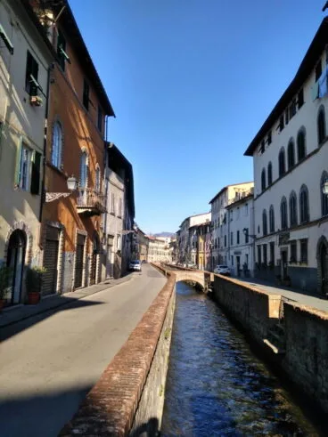 Venecia Deni Sun Travel