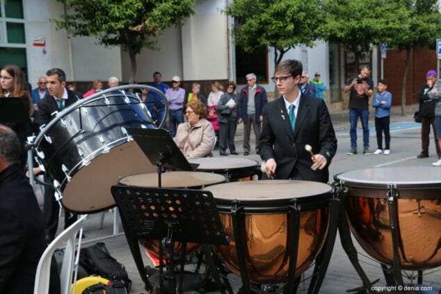 05 concierto de la banda de denia en la falla saladar percusion