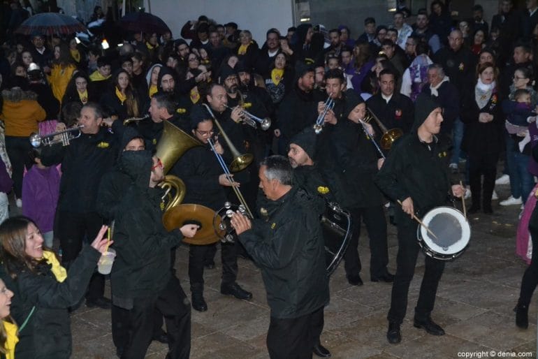 Nuevos presidentes para las fallas 2019 - Música bajo la lluvia