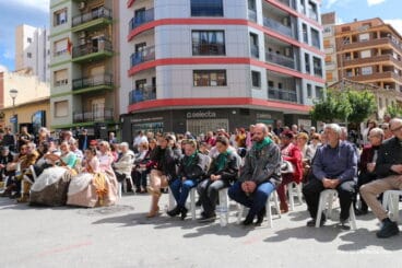 Concierto de la Banda de Dénia en la falla Saladar – Asistentes