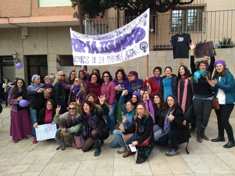 Concentración 8 Marzo Dénia - Manifestantes