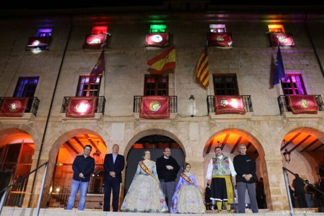10 crida falleras mayores denia 2018 melani i carla con las llaves de la ciudad