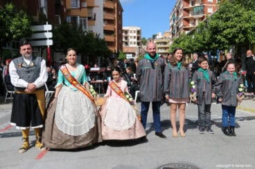 Concierto de la Banda de Dénia en la falla Saladar – las falleras mayores de Dénia y los cargos de la falla