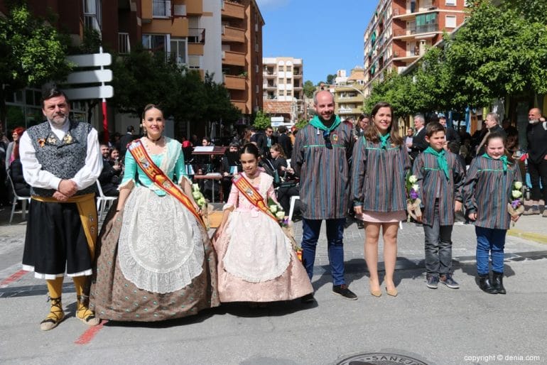 Concierto de la Banda de Dénia en la falla Saladar - las falleras mayores de Dénia y los cargos de la falla
