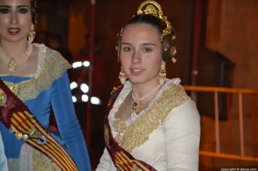 Cremà de las fallas de Dénia 2018 – Falleras de la corte llorando