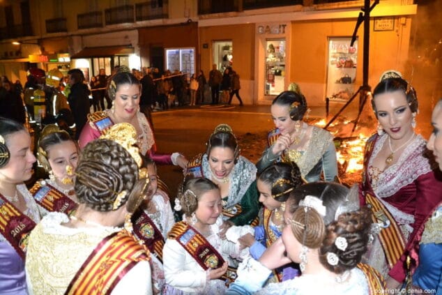 24 crema de las fallas de denia 2018 abrazos