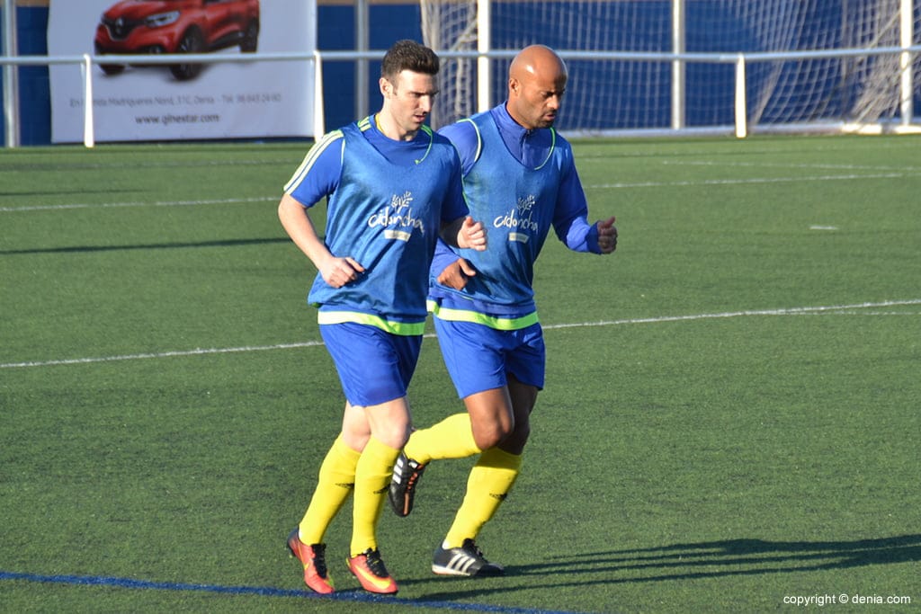 alfi y gomis calentando