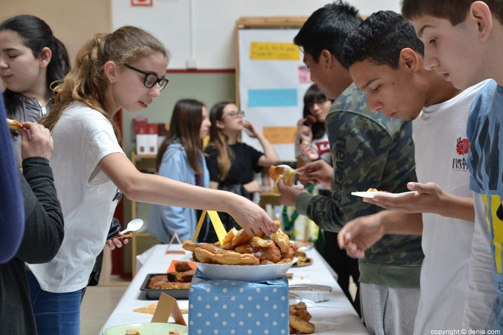 alumnos del maria ibars en la mostra culinaria
