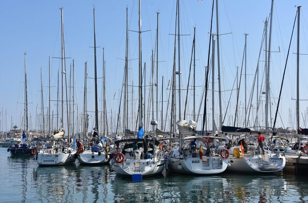 barcos en los pantalanes del rcn denia