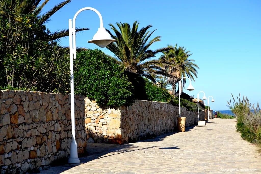 Correos accede a la petición de Dénia y seguirá repartiendo en el diseminado hasta el 31 de octubre 1 casas en les rotes