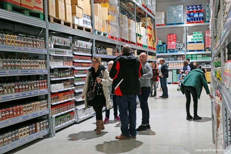 Curiosos e interesados en Puga Cash & Carry